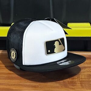 MLB Oakland Athletics trucker SnapBack Black And White Hat foam trucker Hat